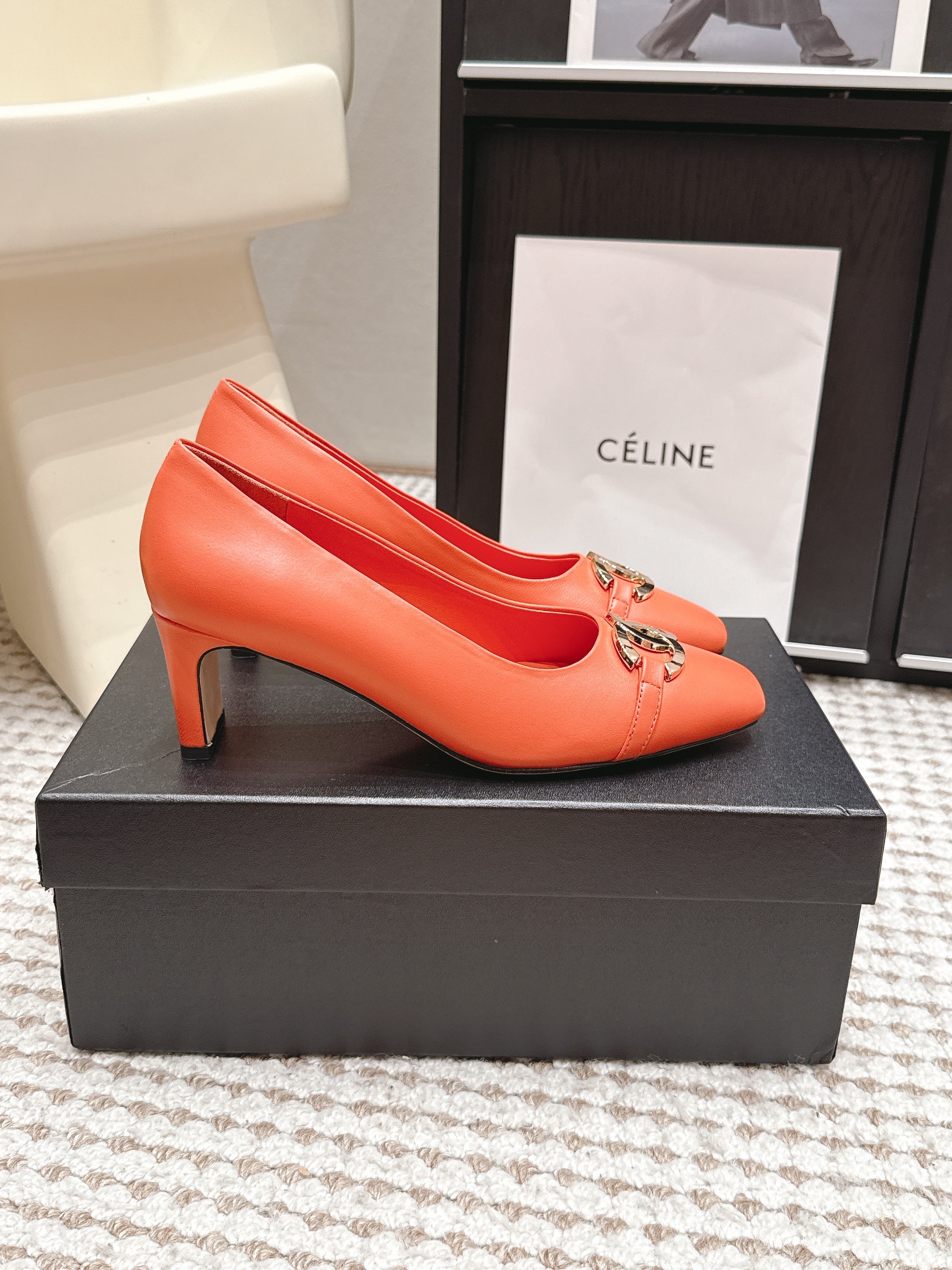 CHANEL 26S HIGH HEELS 75 MM IN ORANGE CALFSKIN WITH GOLD-TONE CC LOGO