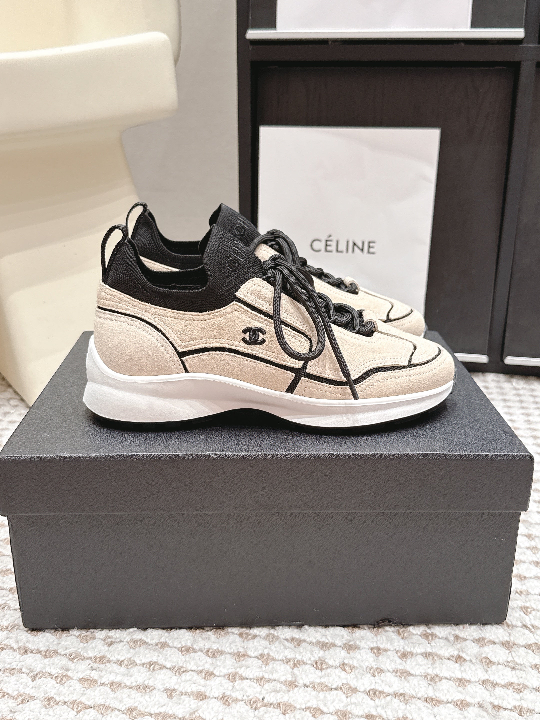 CHANEL 26S PLATFORM SNEAKERS 30 MM IN BEIGE SUEDE WITH BLACK FABRIC