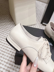 CHANEL 26S LACE-UP OXFORD SHOES IN LIGHT BEIGE CALFSKIN WITH GOLD TOE CAP