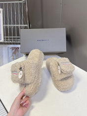 BALENCIAGA 25S SLIPPERS IN BEIGE FAUX SHEARLING