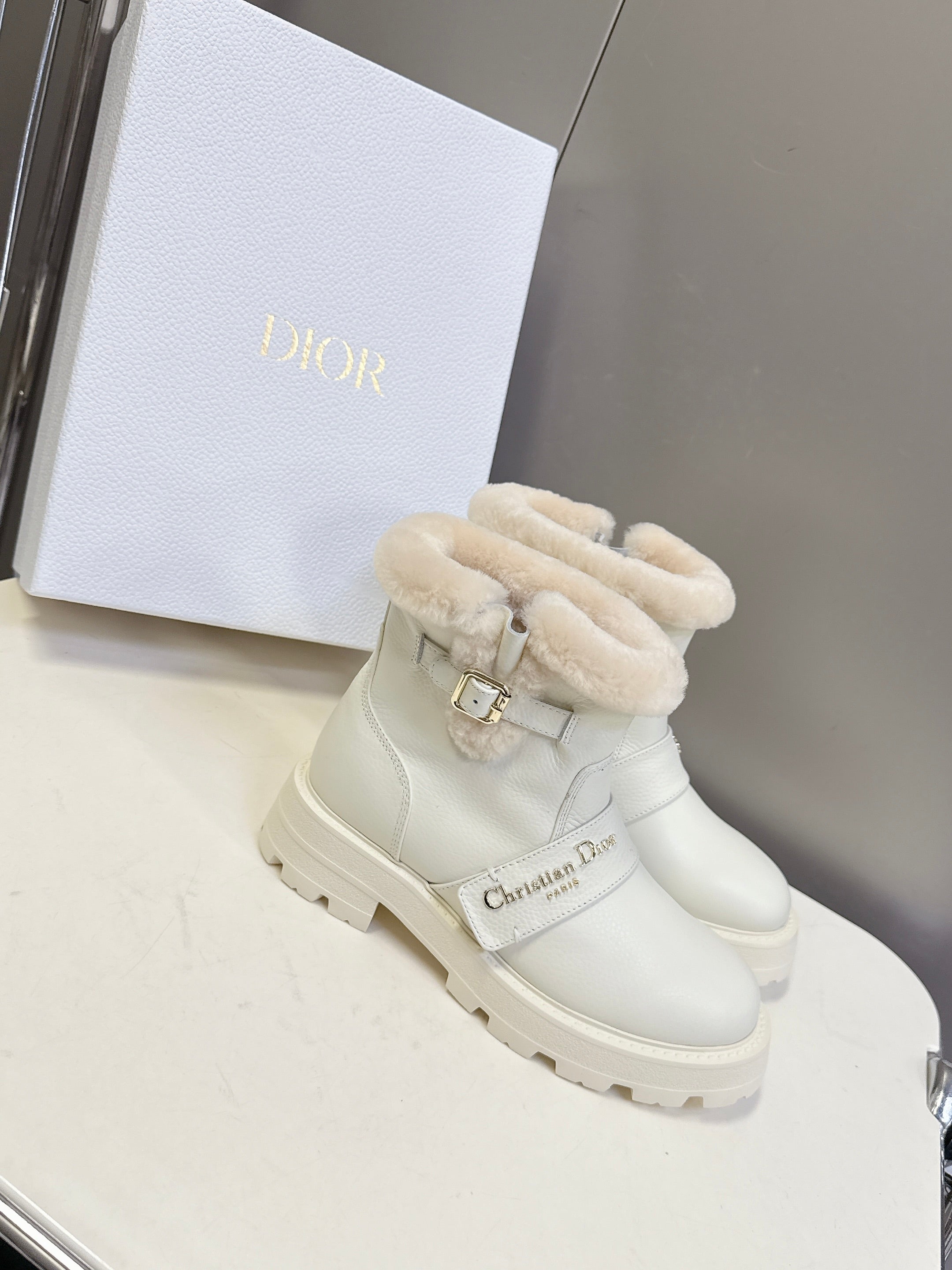 DIORALPS ANKLE BOOTS 25S IN WHITE LAMBSKIN AND BEIGE WOOL WITH GOLD HARDWARE