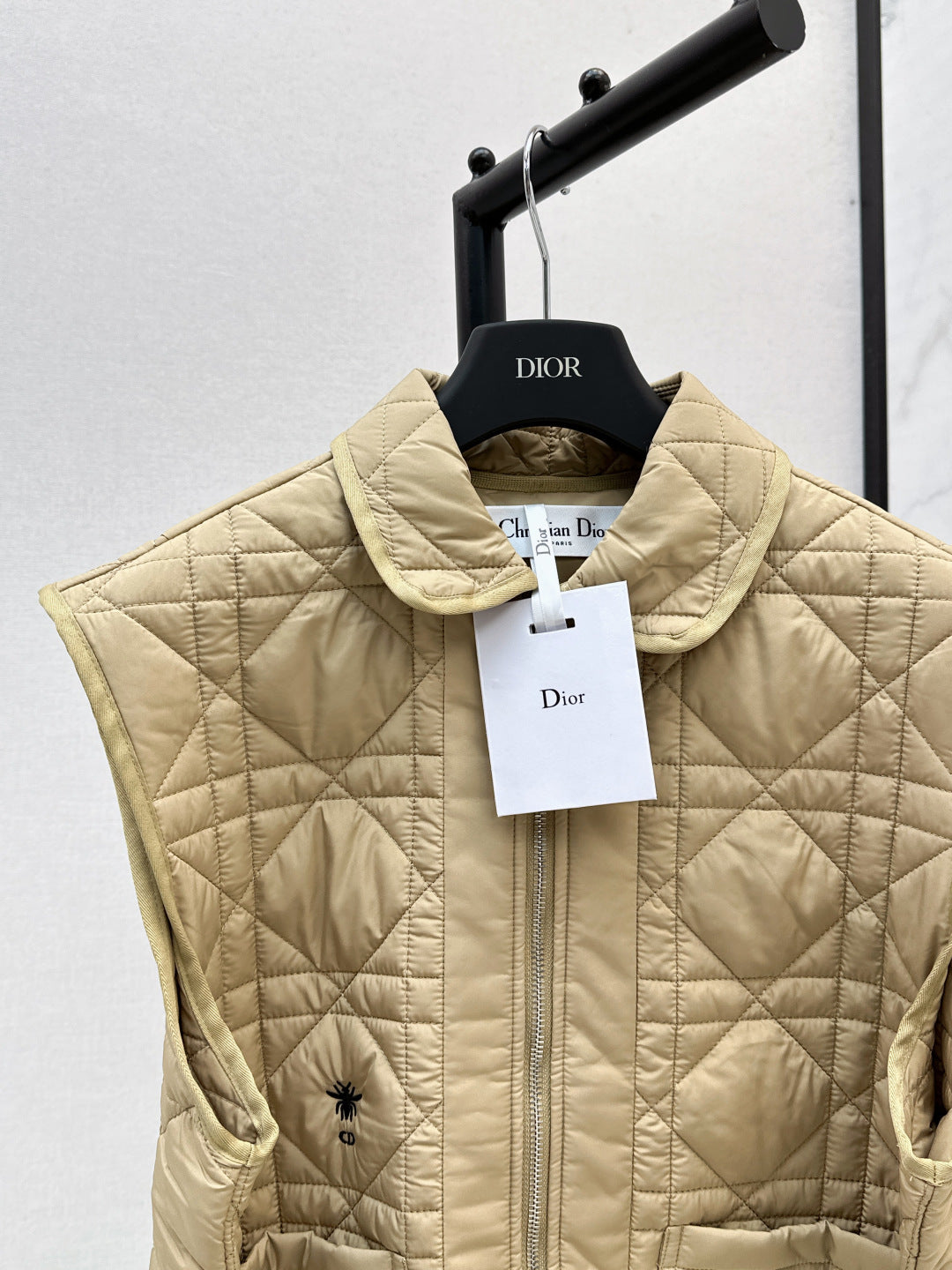 DIOR 25S SLEEVELESS QUILTED VEST 527