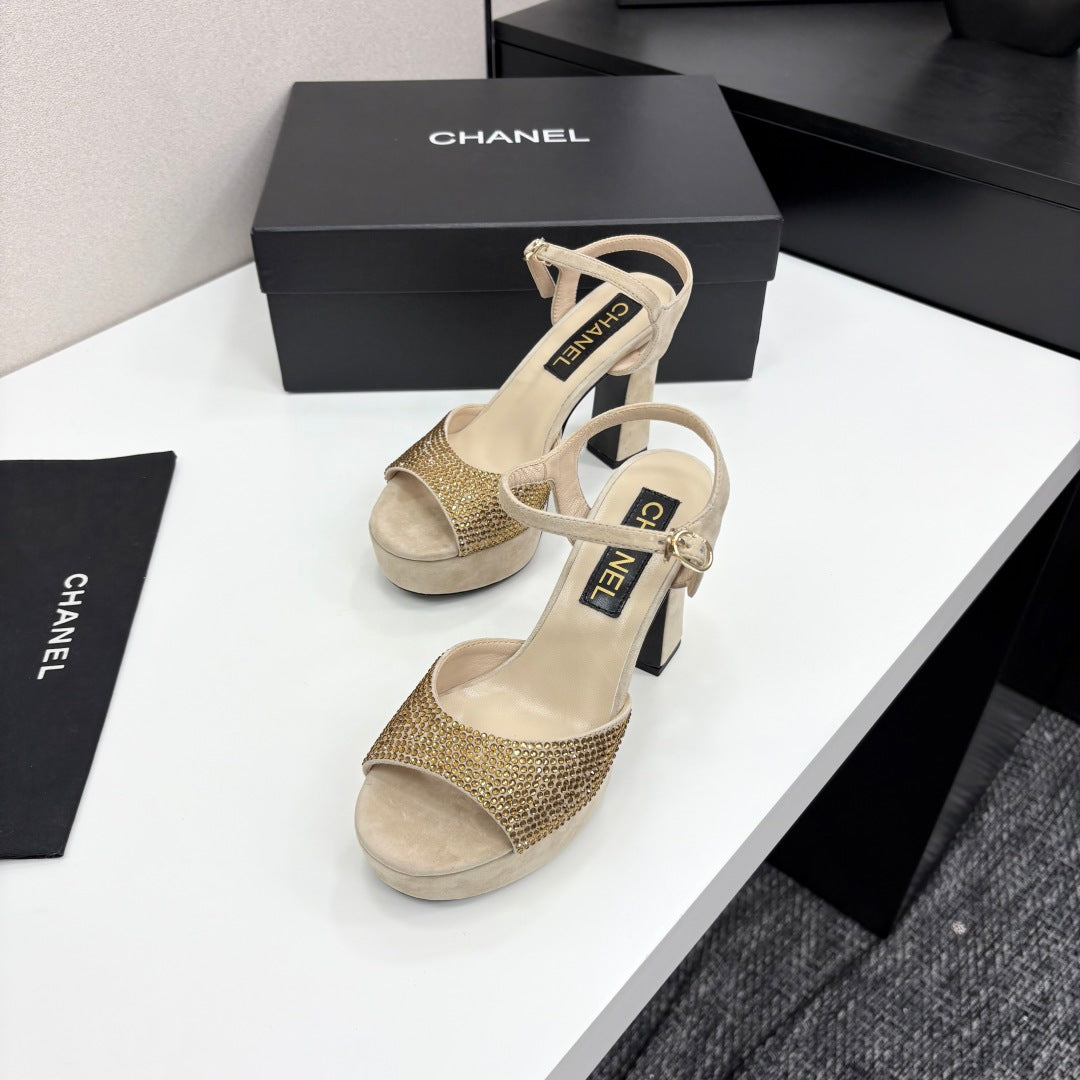 CC HEEL SANDAL 25S IN BEIGE SUEDE WITH CRYSTAL