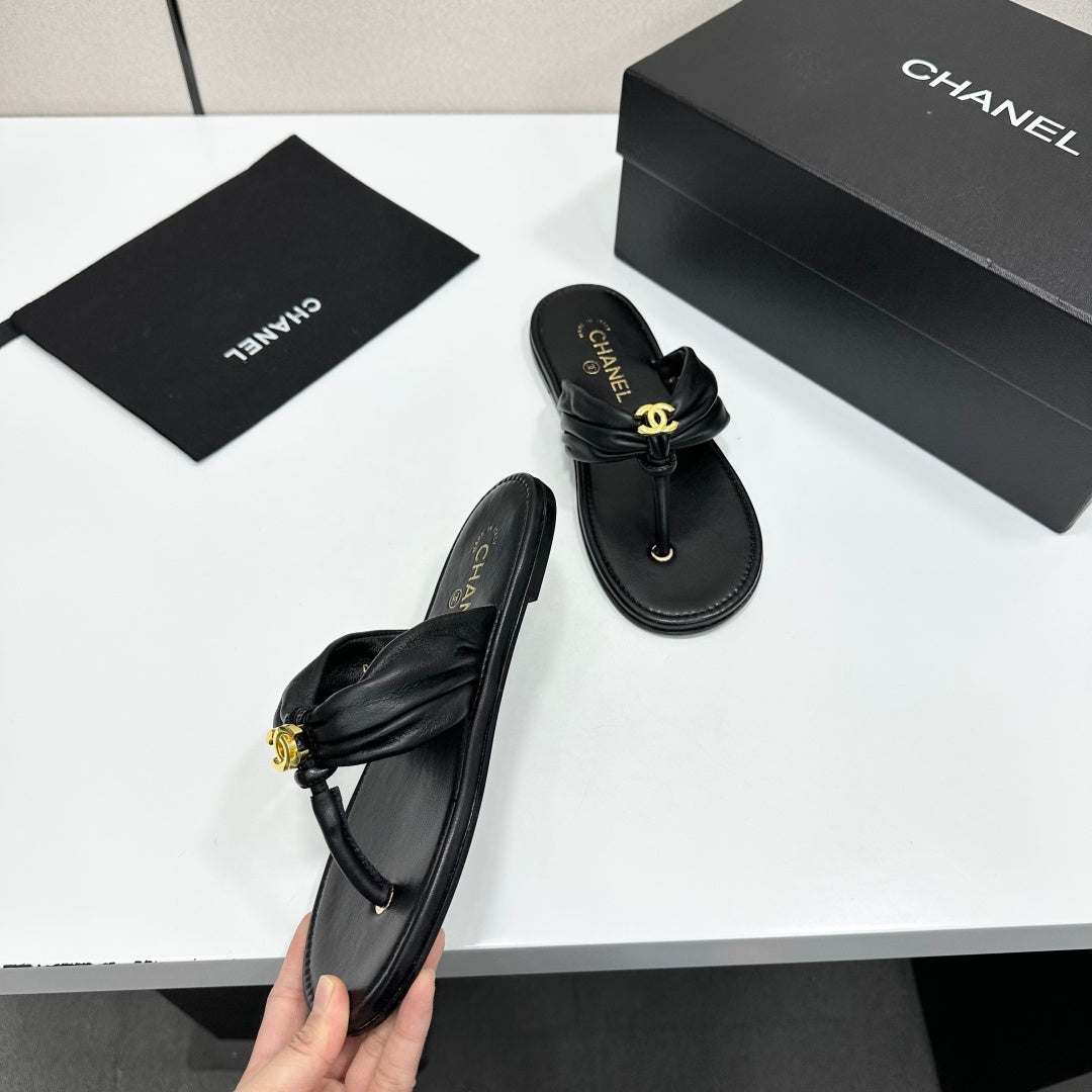 CHANEL 26S THONG SANDALS IN BLACK LAMBSKIN
