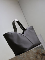 YSL 25S Y MAXI TOTE 50 IN MUTED CHARCOAL CALFSKIN GOLD HARDWARE