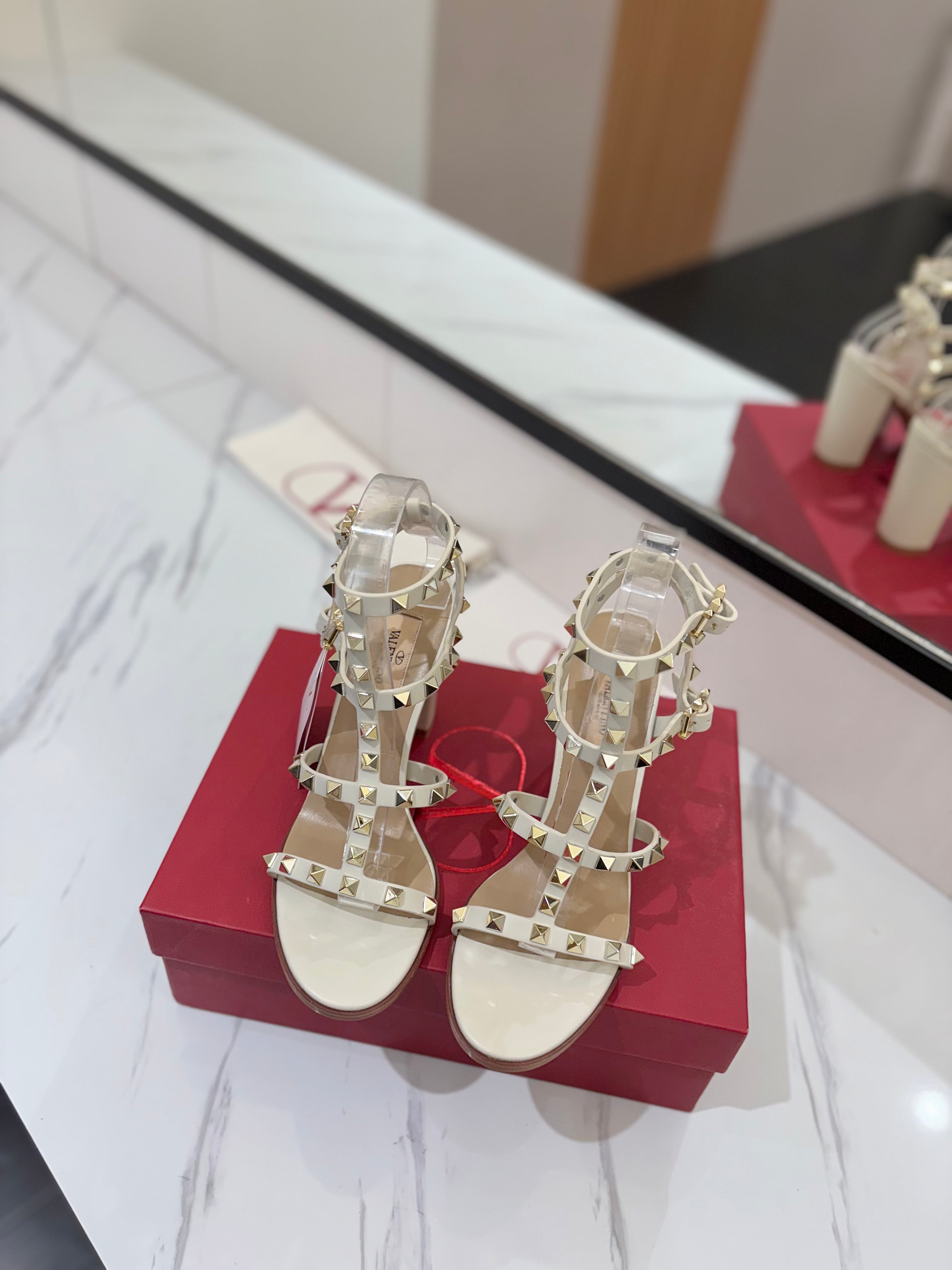 VALENTINO 26S STUDDED HIGH HEEL SANDALS 90 MM IN CREAM WHITE CALFSKIN