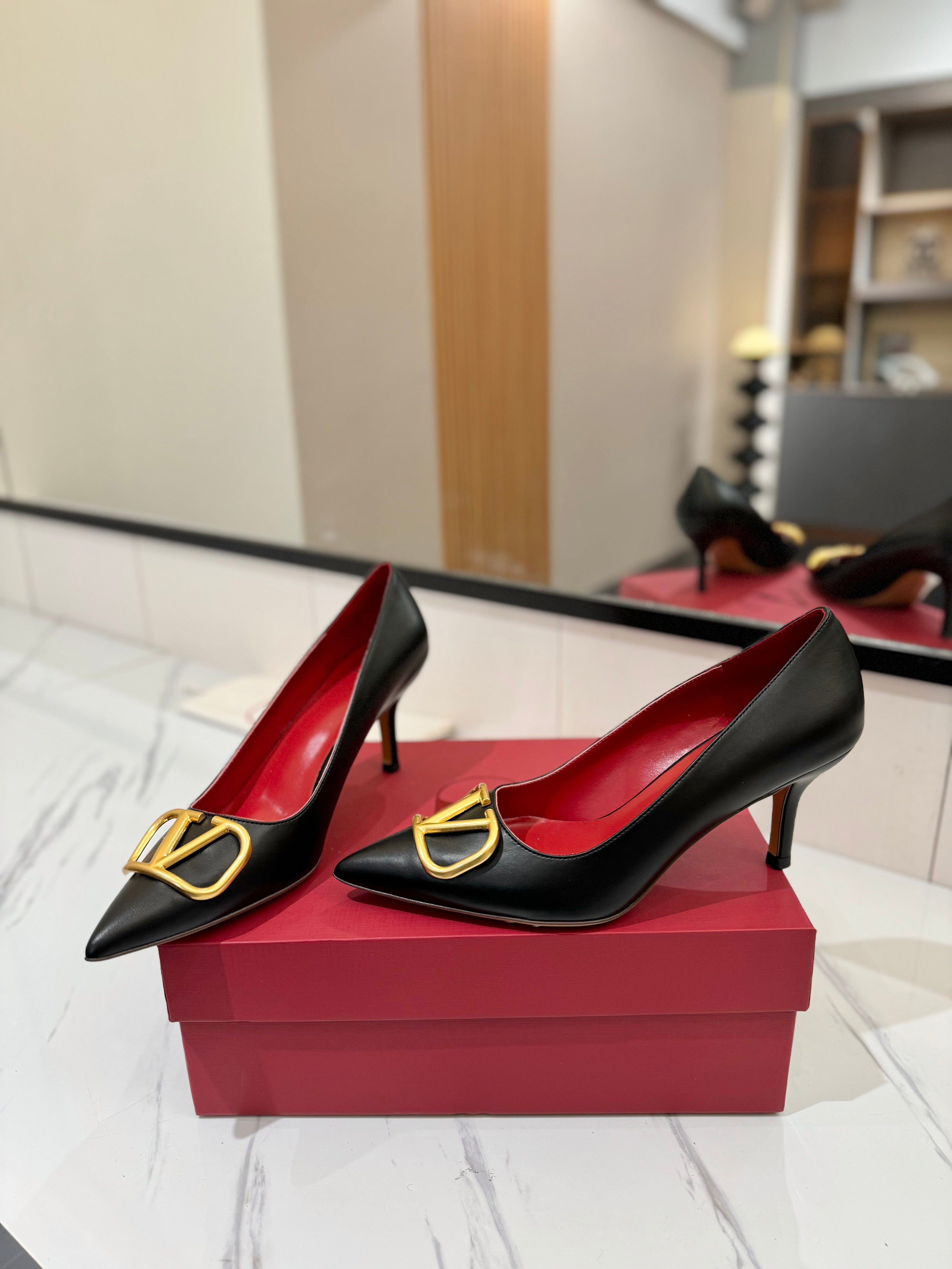 VALENTINO 26S HIGH HEELS 75 MM IN BLACK SMOOTH CALFSKIN WITH GOLD HARDWARE