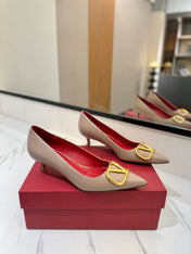 VALENTINO 26S HIGH HEELS 45 MM IN BEIGE SMOOTH CALFSKIN WITH GOLD HARDWARE