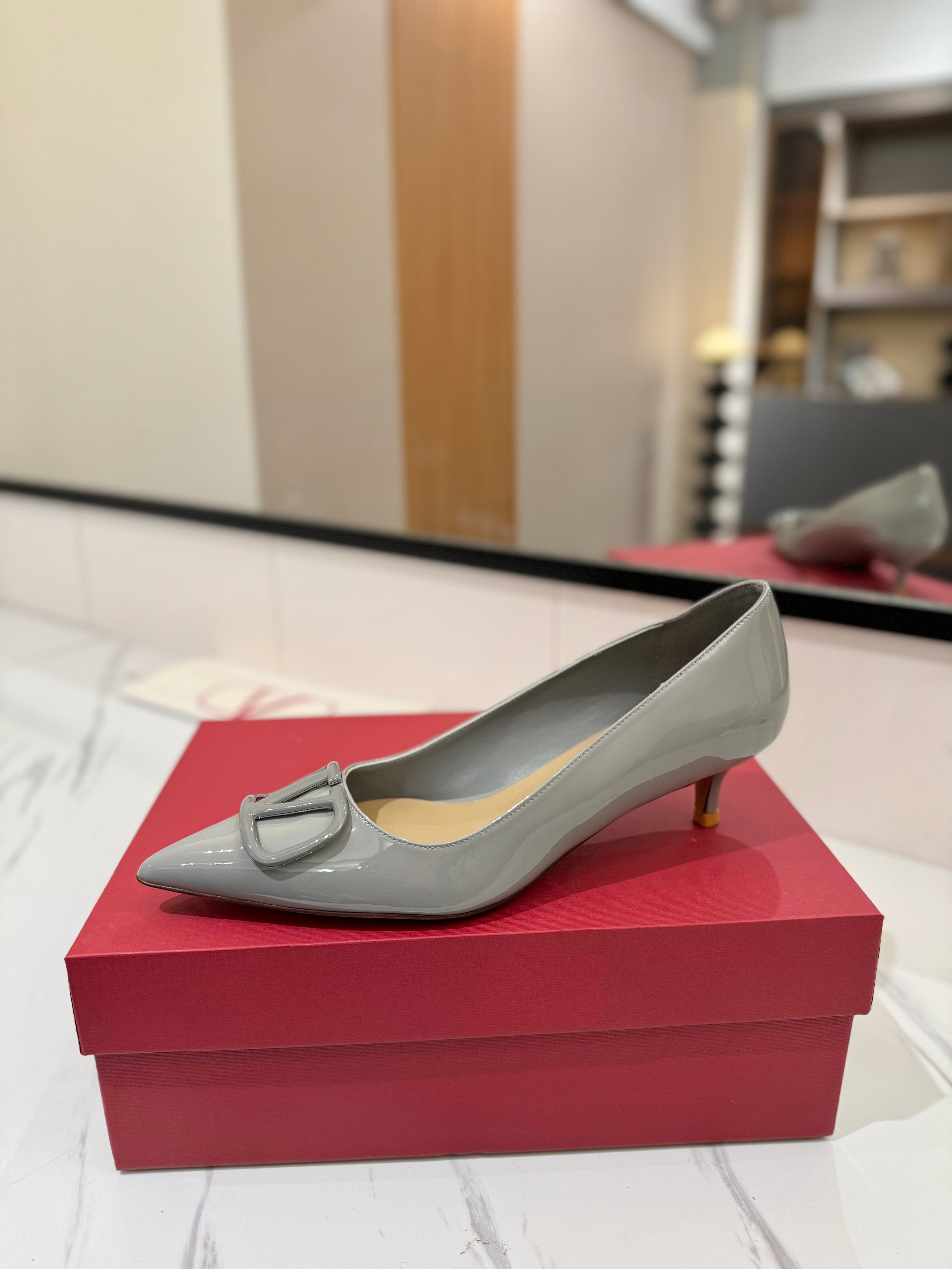 VALENTINO 26S HIGH HEELS 45 MM IN GREY PATENT CALFSKIN