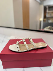 VALENTINO 26S SANDALS IN CREAM WHITE CALFSKIN WITH GOLD STUDS