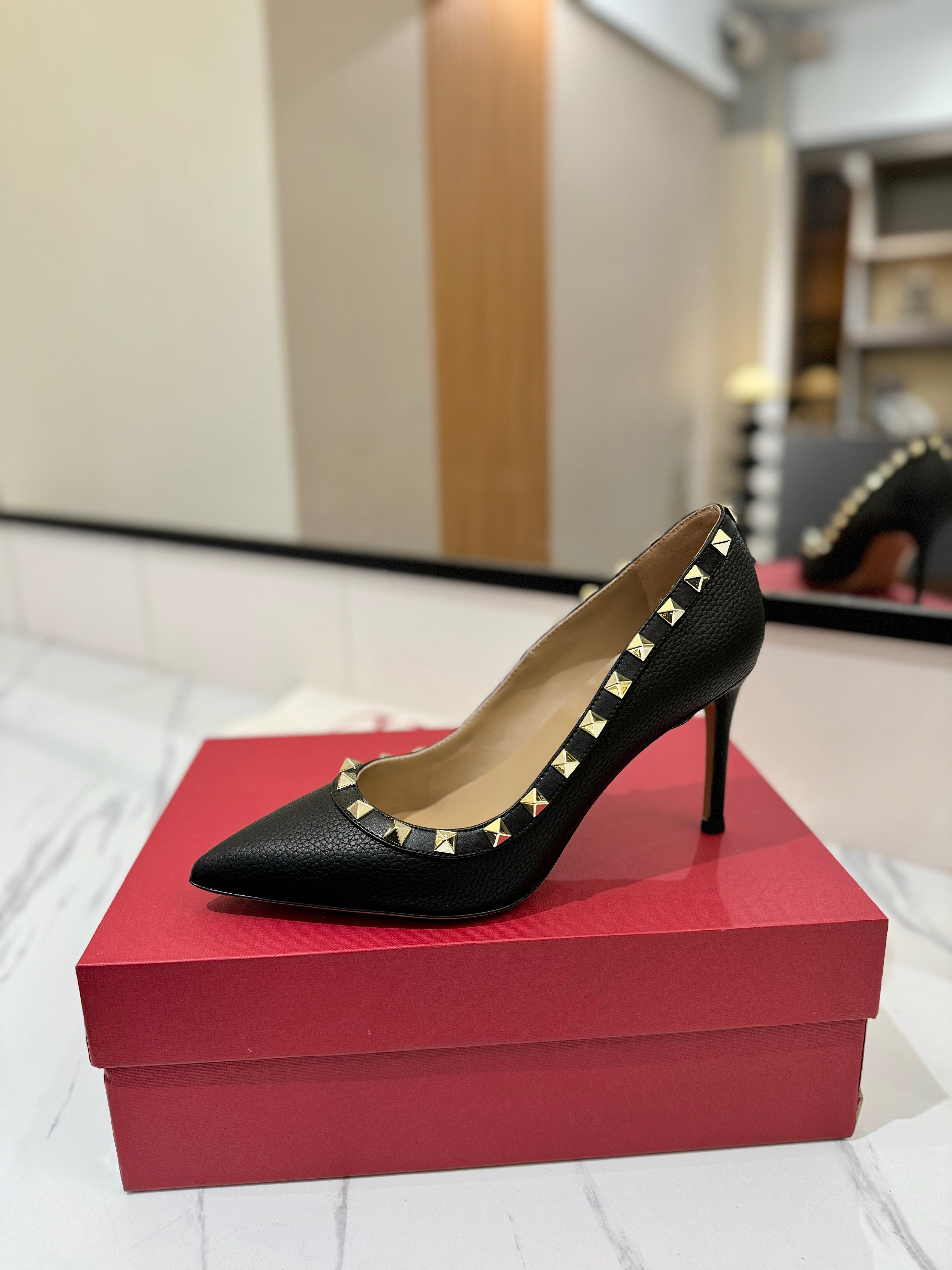 VALENTINO 26S STUDDED HIGH HEELS 90 MM IN BLACK CALFSKIN