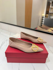 VALENTINO 26S BALLET FLATS IN NUDE GRAINED CALFSKIN WITH GOLD HARDWARE