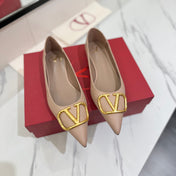 VALENTINO 26S BALLET FLATS IN NUDE GRAINED CALFSKIN WITH GOLD HARDWARE