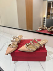 VALENTINO 26S STUDDED HEELED MULES 50 MM IN BEIGE PINK PATENT CALFSKIN