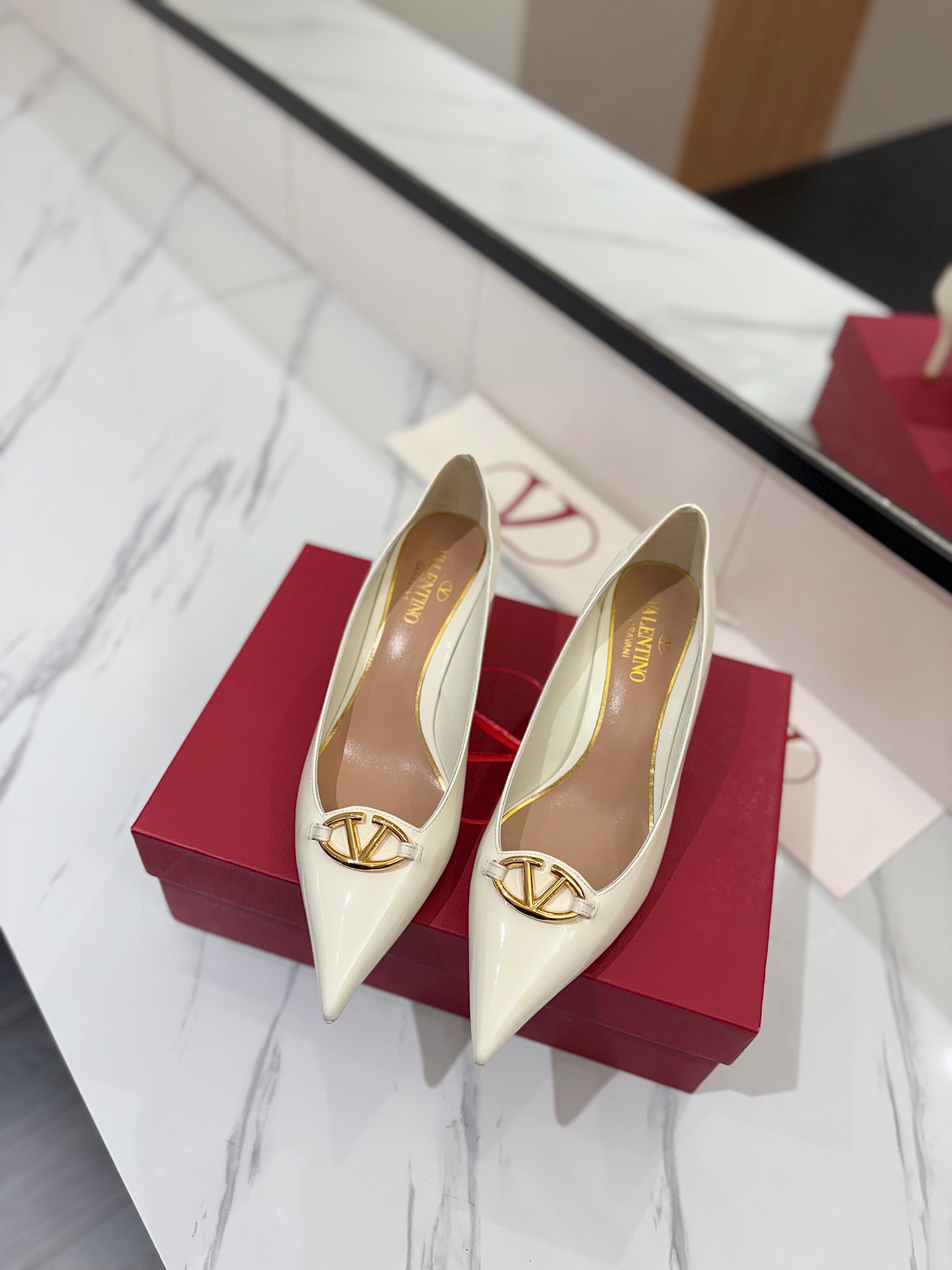 VALENTINO 26S POINTED-TOE PUMPS 65 MM IN WHITE PATENT CALFSKIN