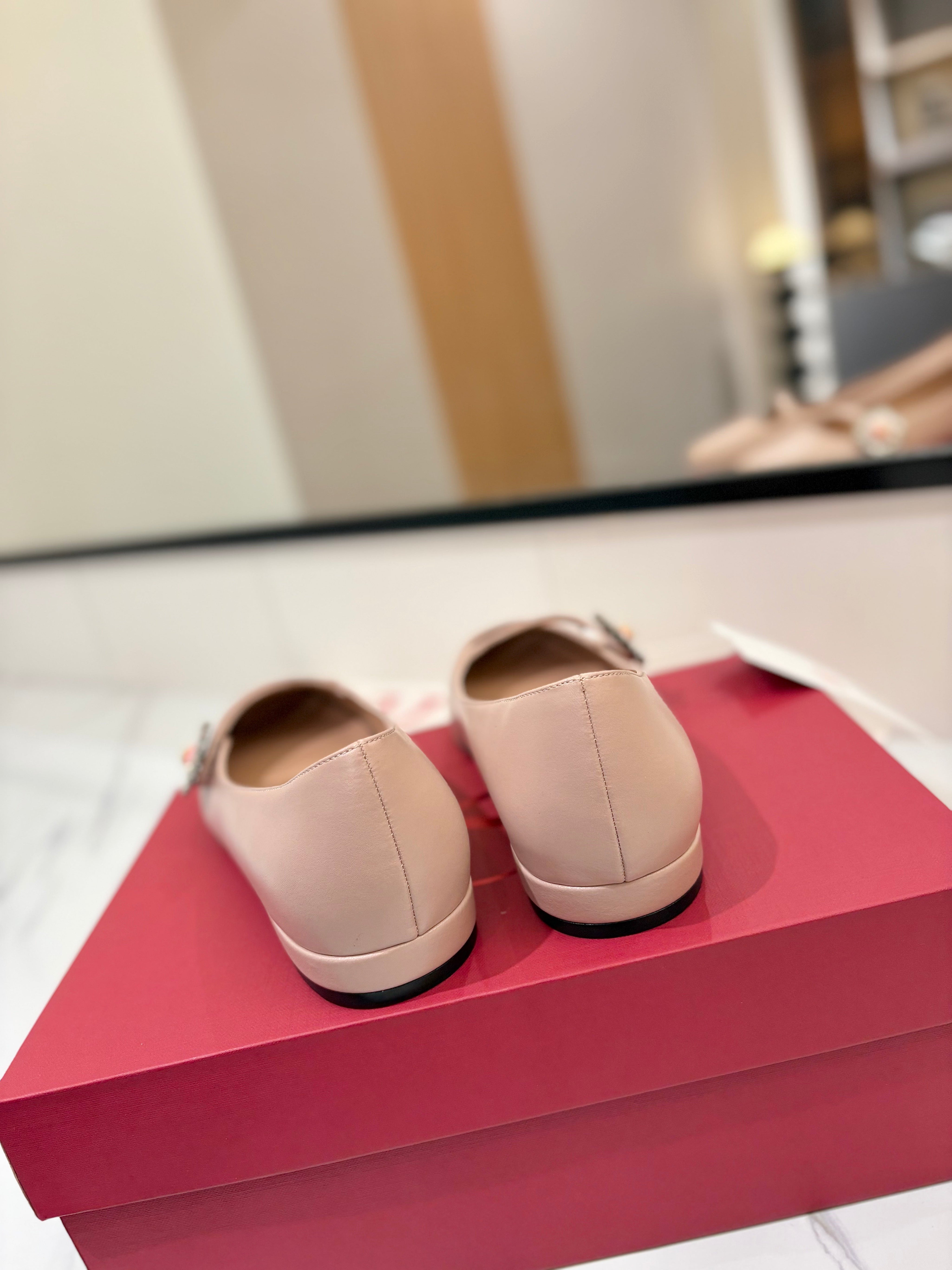VALENTINO 26S MARY JANE FLATS IN NUDE PINK CALFSKIN WITH CRYSTAL FLOWER