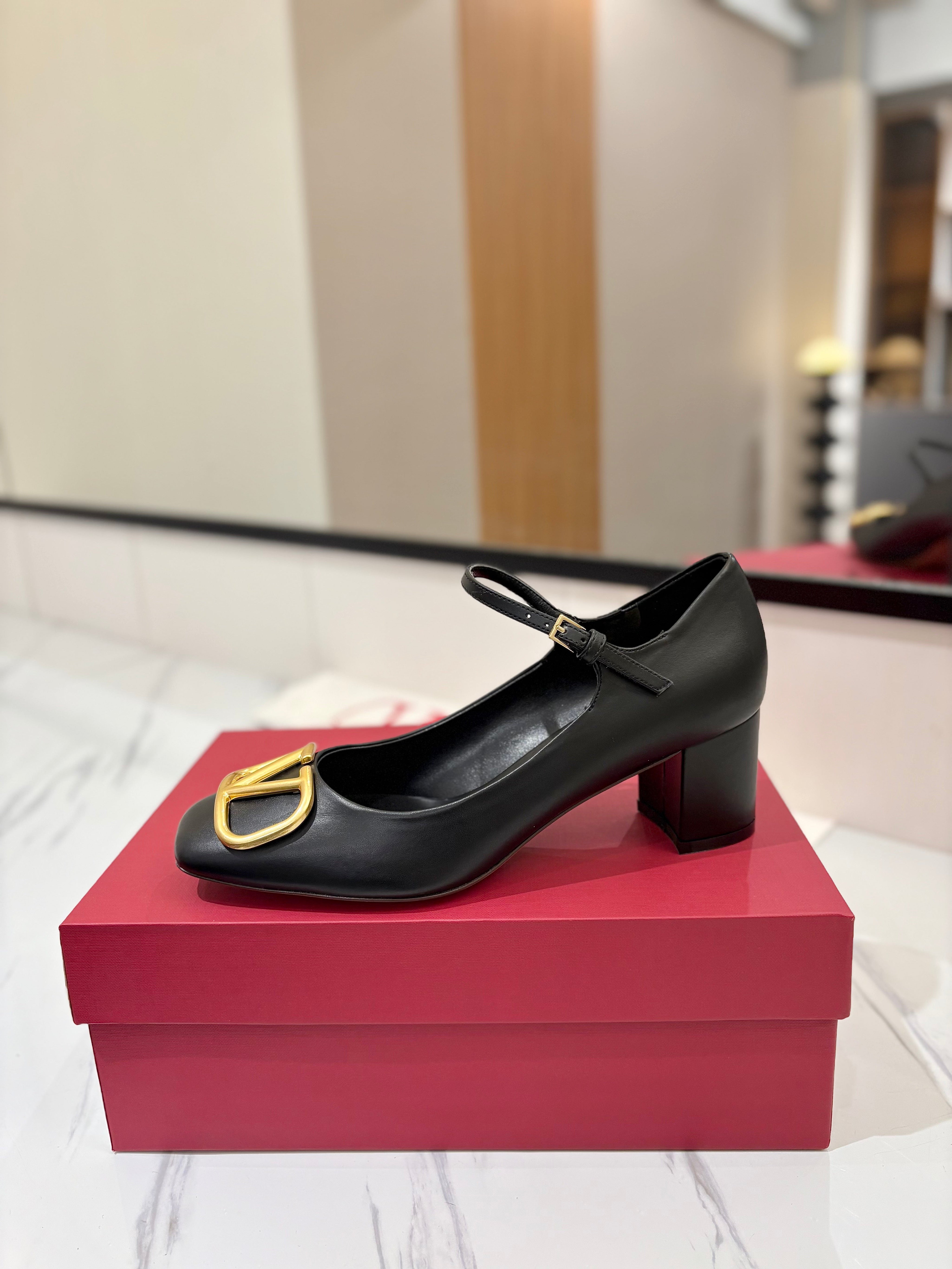VALENTINO 26S MARY JANE HEELS 60 MM IN BLACK SMOOTH CALFSKIN WITH GOLD HARDWARE