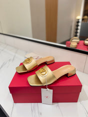 VALENTINO 26S SANDALS IN GOLD SMOOTH CALFSKIN WITH GOLD HARDWARE