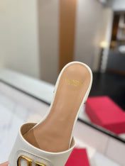 VALENTINO 26S SANDALS IN WHITE SMOOTH CALFSKIN WITH GOLD HARDWARE