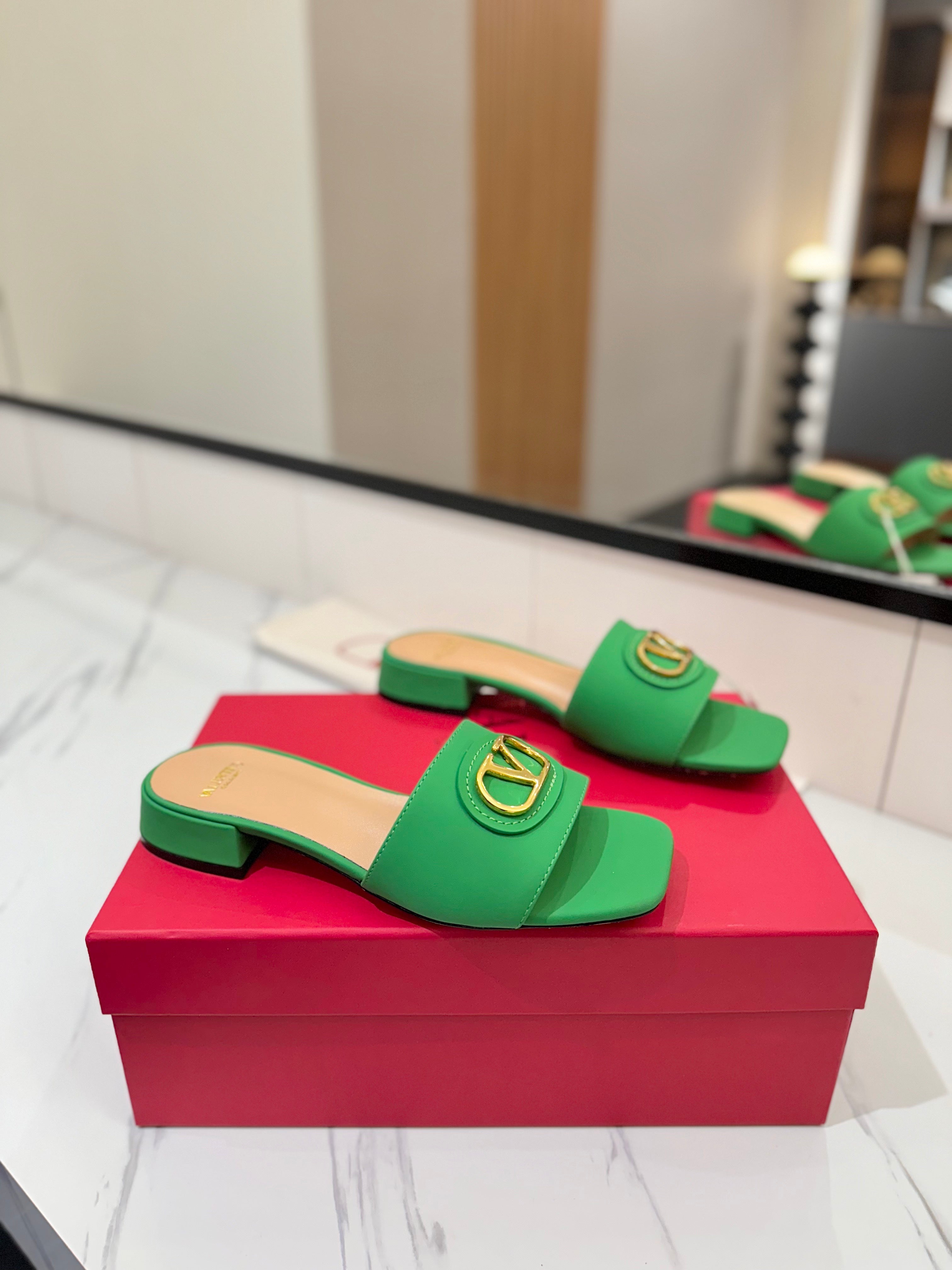 VALENTINO 26S SANDALS IN GREEN SMOOTH CALFSKIN WITH GOLD HARDWARE