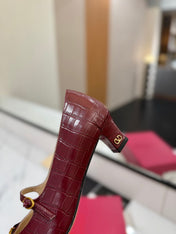 VLTN VLOGO SIGNATURE ROUND-TOE HEELS 25S IN DARK RED LAMBSKIN SNAKE-EMBOSSED