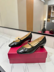 VLTN VLOGO SIGNATURE ROUND-TOE HEELS 25S IN BLACK LAMBSKIN SNAKE-EMBOSSED