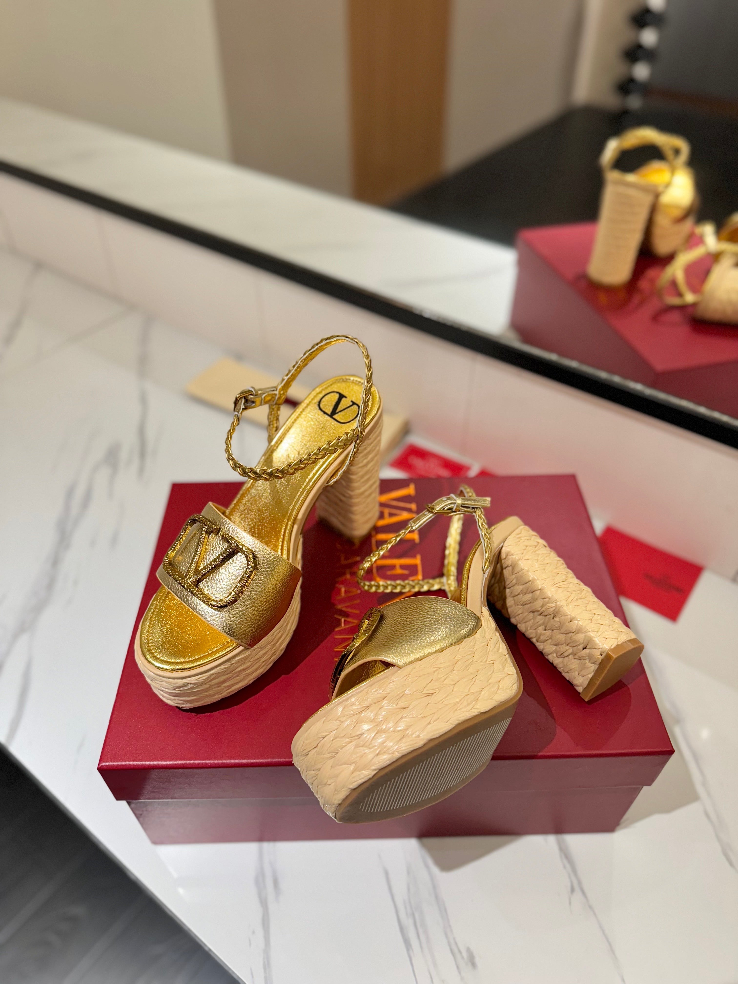 VLTN ESPADRILLE WEDGE SANDALS 25S 115 MM IN GOLD LAMBSKIN WITH GOLD HARDWARE