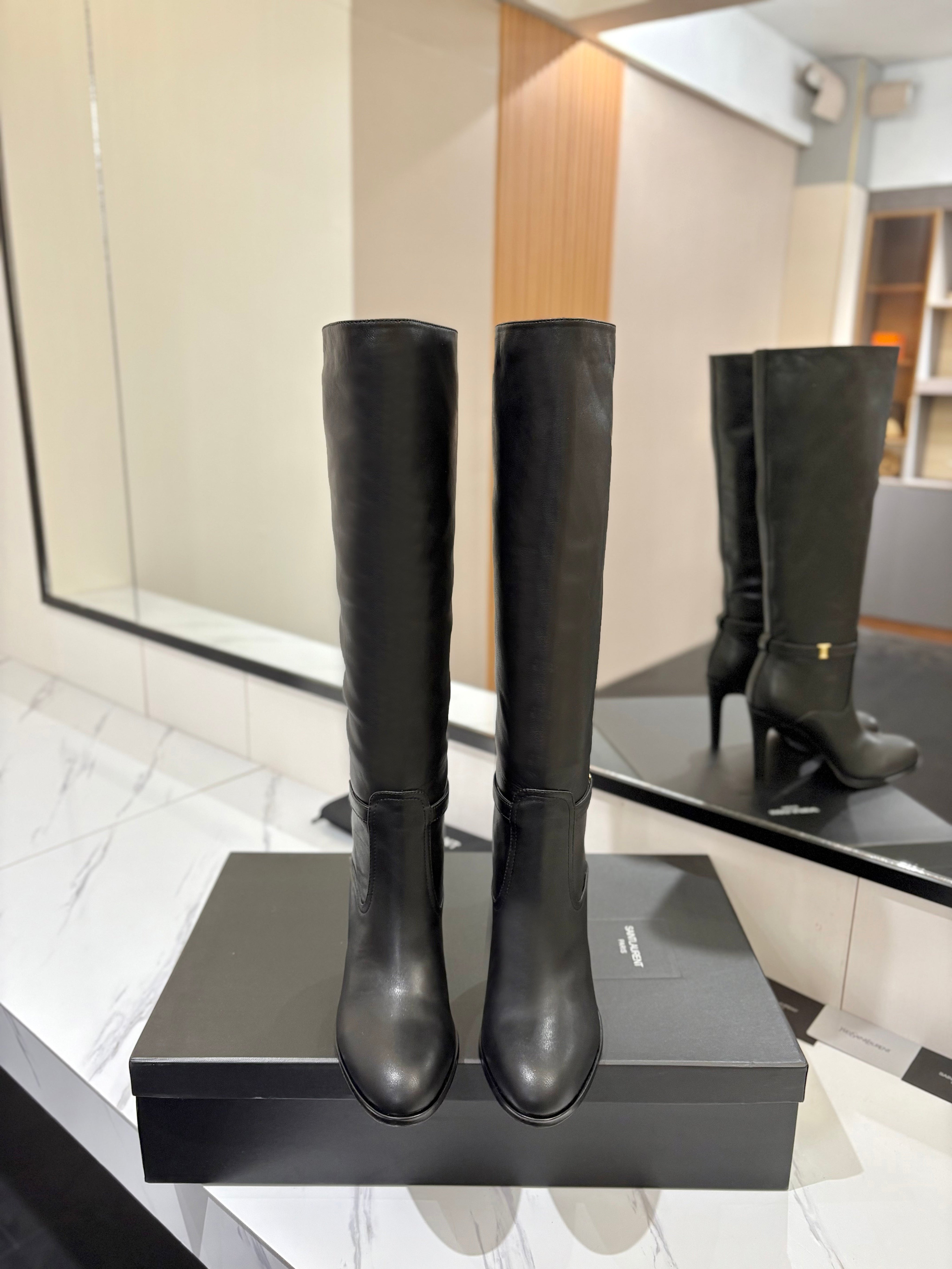 YSL 26S KNEE-HIGH BOOTS 95 MM IN BLACK CALFSKIN