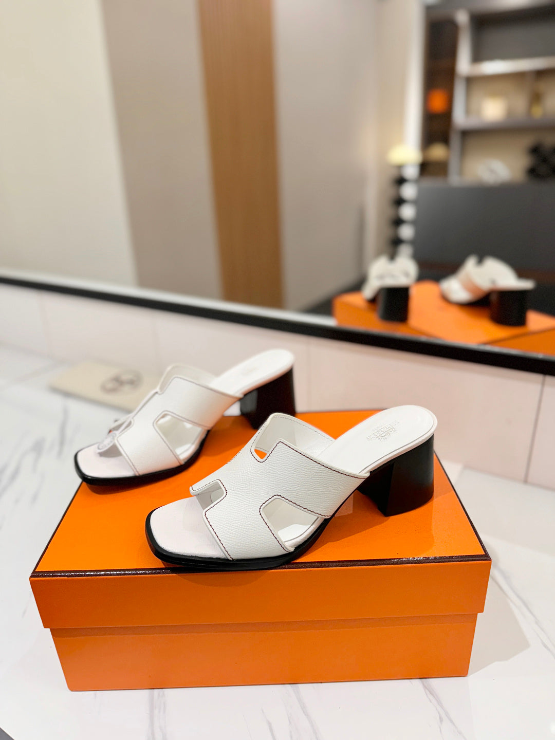 HM 26S HELIA SANDAL 70MM IN WHITE EPSOM CALFSKIN
