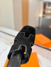 HM 26S HELIA SANDAL 70MM IN BLACK SUEDE