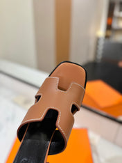 HM 26S HELIA SANDAL 70MM IN BROWN AND BLACK CALFSKIN