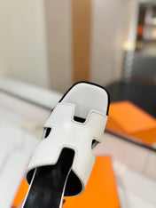 HM 26S HELIA SANDAL 70MM IN WHITE AND BLACK CALFSKIN