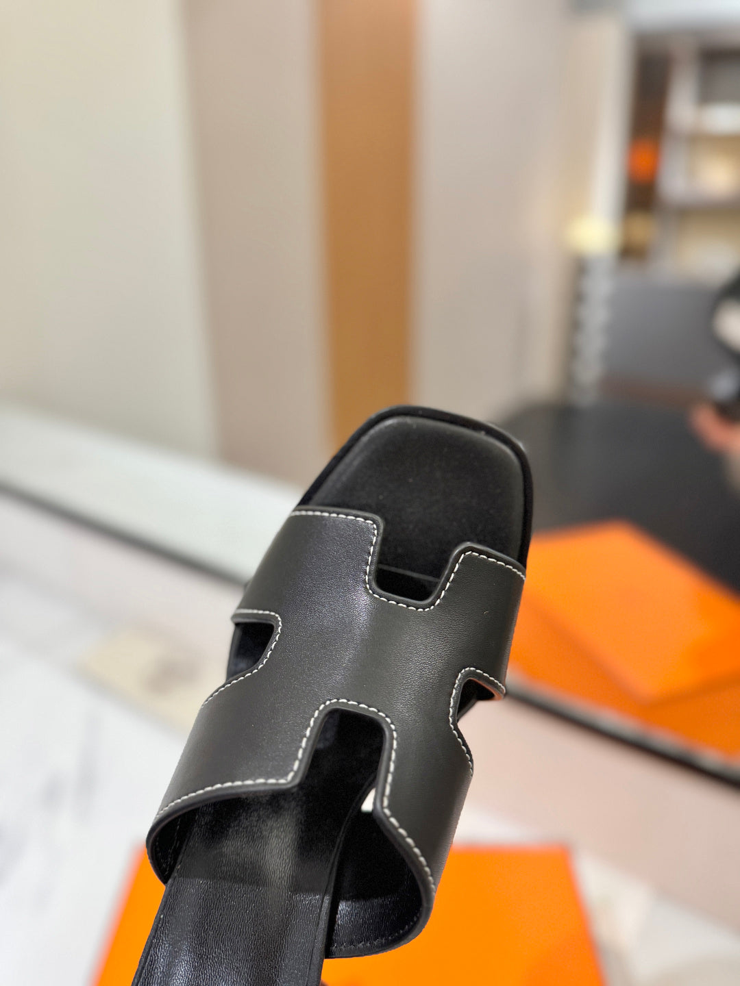 HM 26S HELIA SANDAL 70MM IN BLACK CALFSKIN