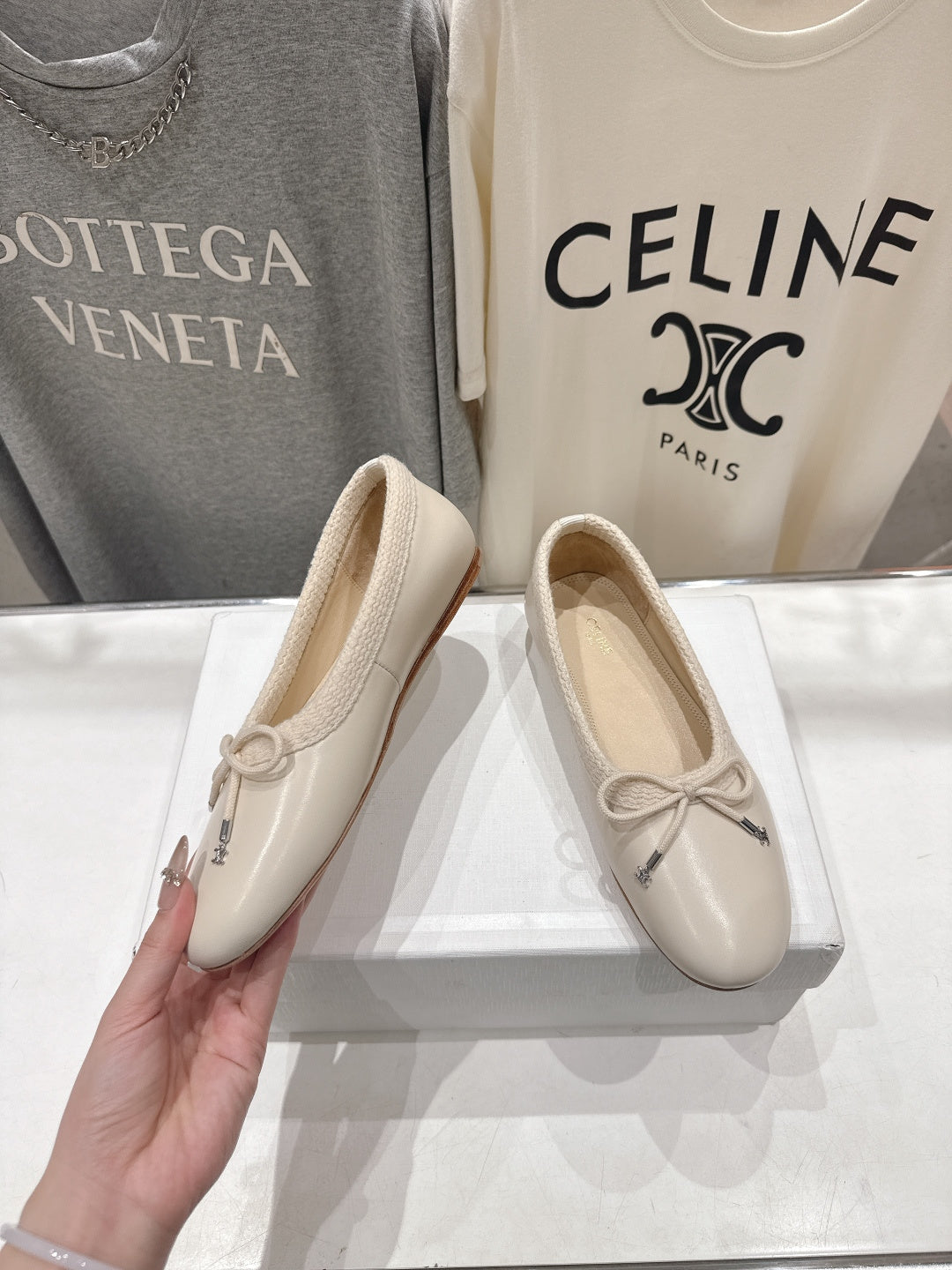 CELINE 26S BALLET FLATS IN CREAM WHITE CALFSKIN WITH BOW