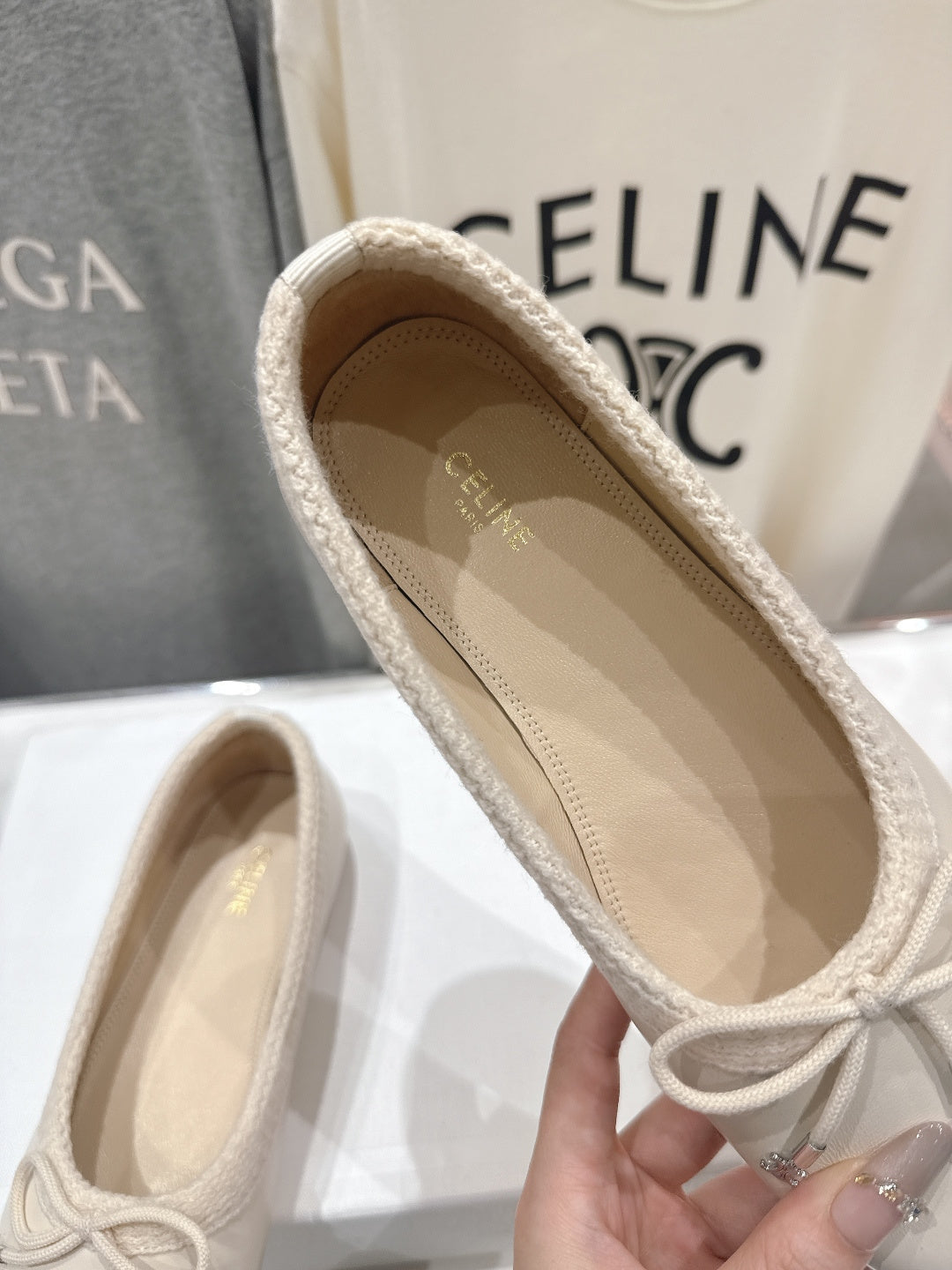 CELINE 26S BALLET FLATS IN CREAM WHITE CALFSKIN WITH BOW