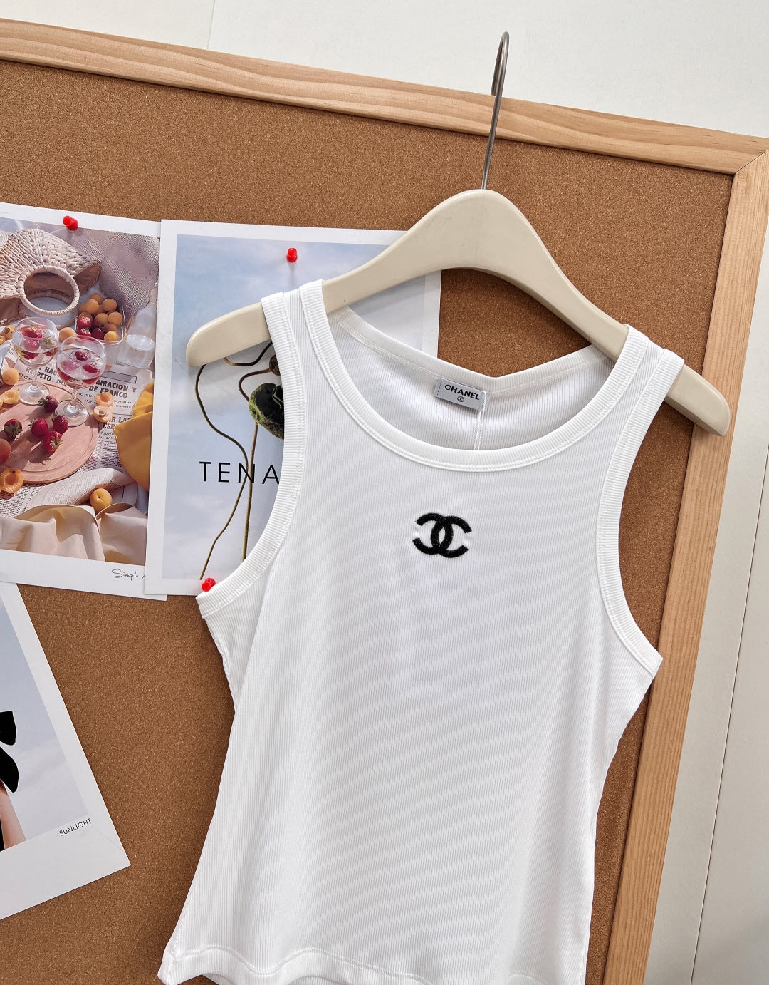 CHANEL 26S SLEEVELESS T-SHIRT 1408
