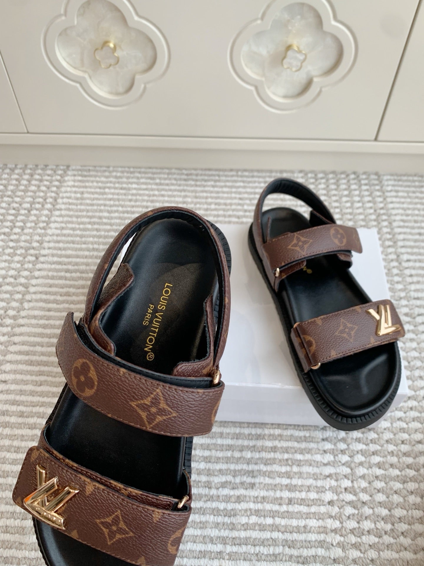 LV SANDALS 25S IN BROWN MIX BLACK CALFSKIN WITH GOLD HARDWARE