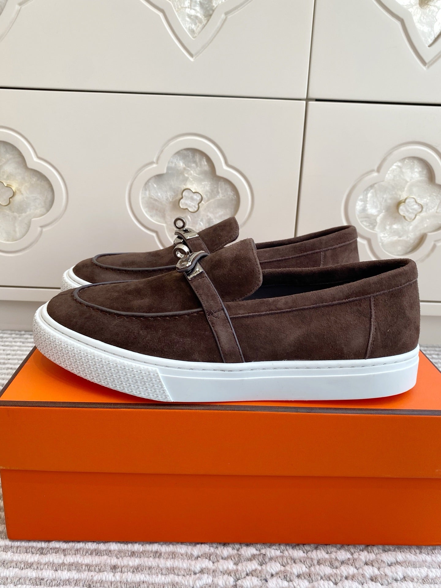 HM 25S SLIP-ON IN DARK BROWN SUEDE WITH SILVER HARDWARE