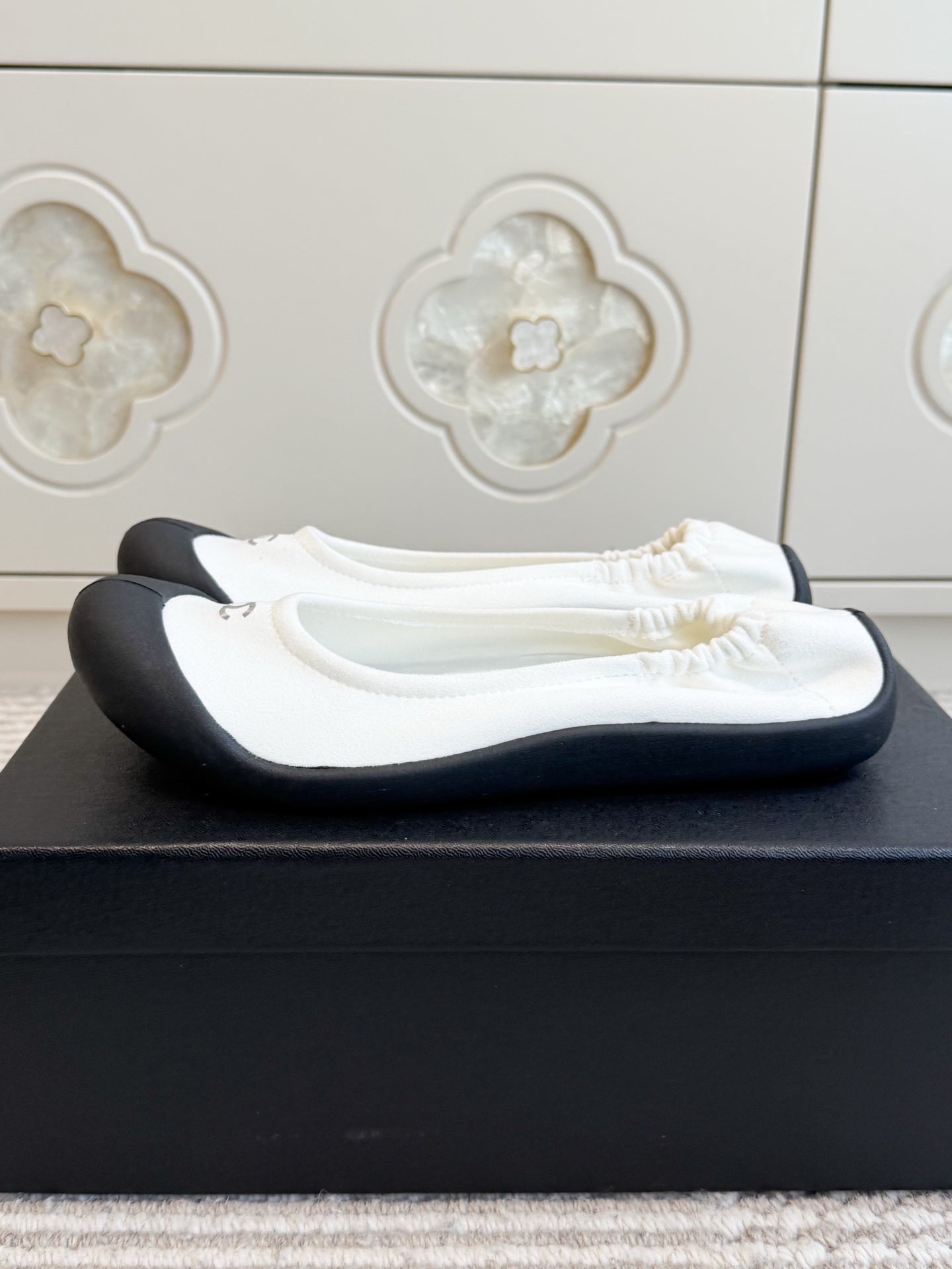 CHANEL 26S BALLET FLATS IN WHITE SUEDE AND BLACK LAMBSKIN