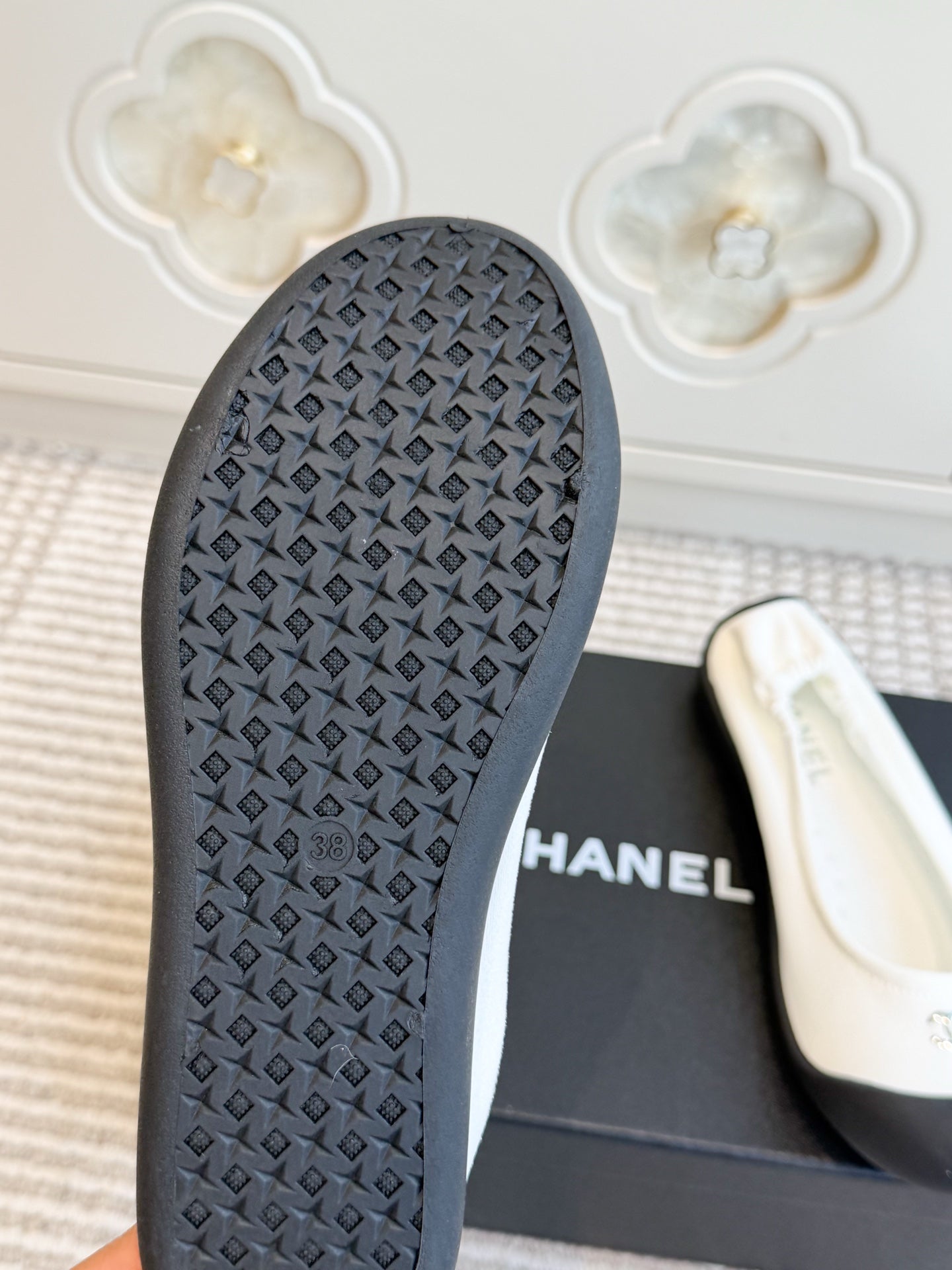CHANEL 26S BALLET FLATS IN WHITE SUEDE AND BLACK LAMBSKIN