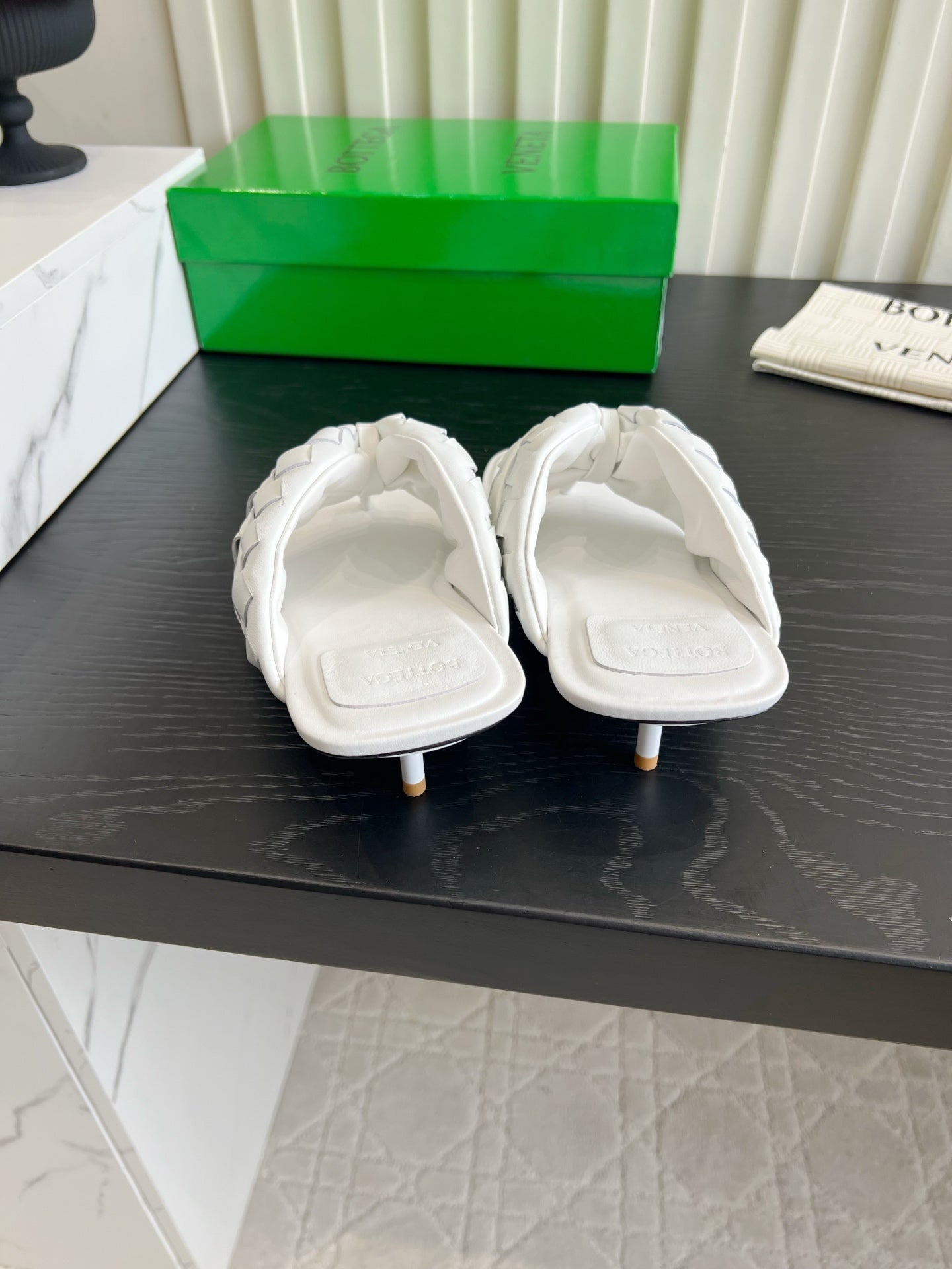 BOTTEGA VENETA 26S HIGH-HEEL THONG SANDALS 50 MM IN WHITE LAMBSKIN