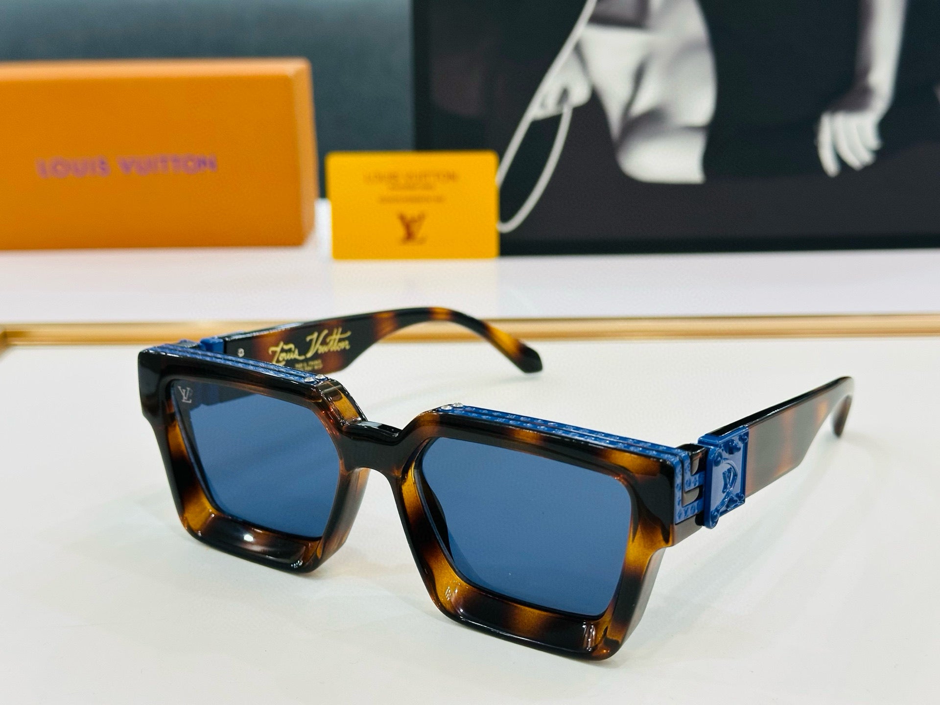 RECTANGLE SUNGLASSES 574802 IN ACETATE