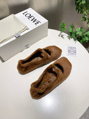 LOEWE 26S BALLET FLATS IN BROWN CARAMEL SHEARLING