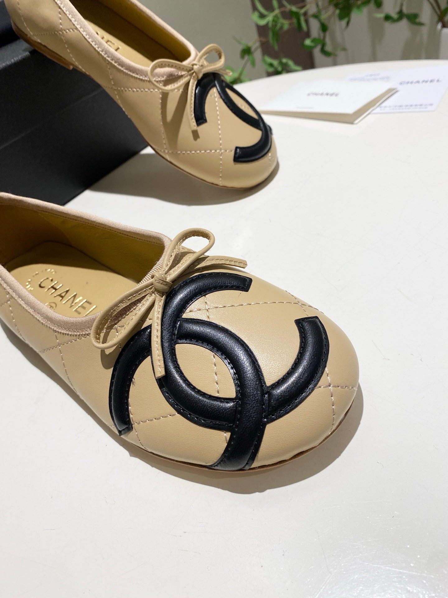 CHANEL 26S FLATS IN BEIGE LAMBSKIN WITH BOW