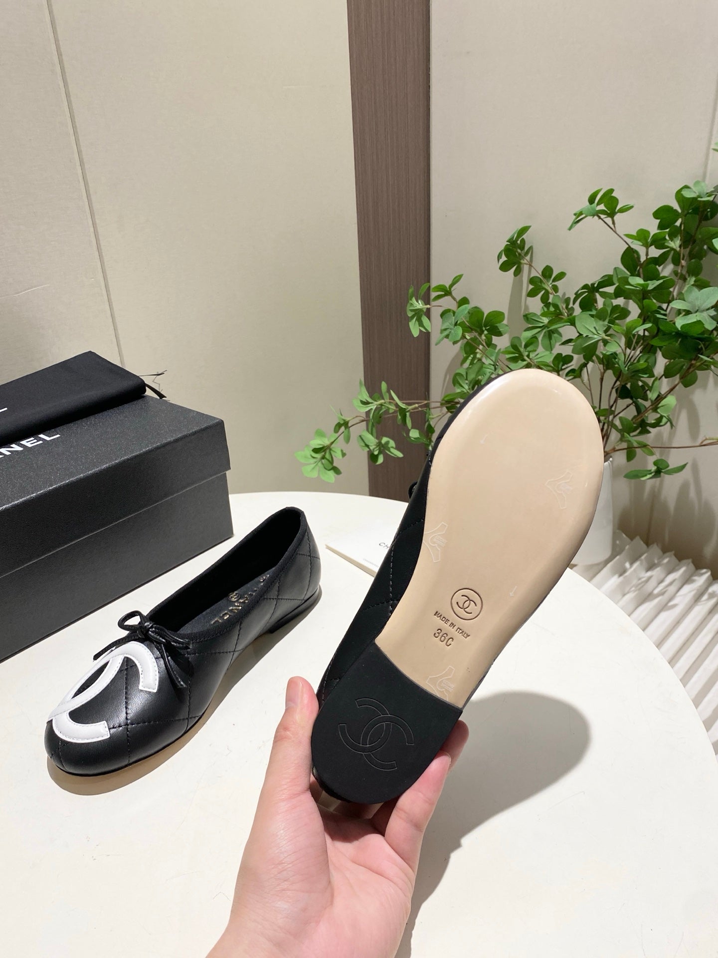 CHANEL 26S FLATS IN BLACK LAMBSKIN WITH BOW