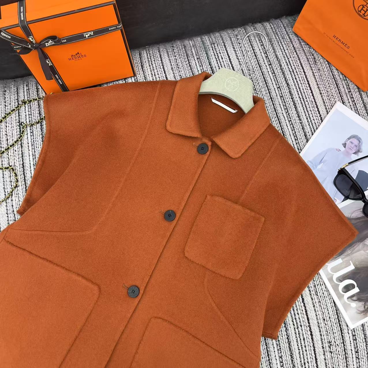 HERMES 25S REVERSIBLE SHORT-SLEEVE KNIT JACKET 297