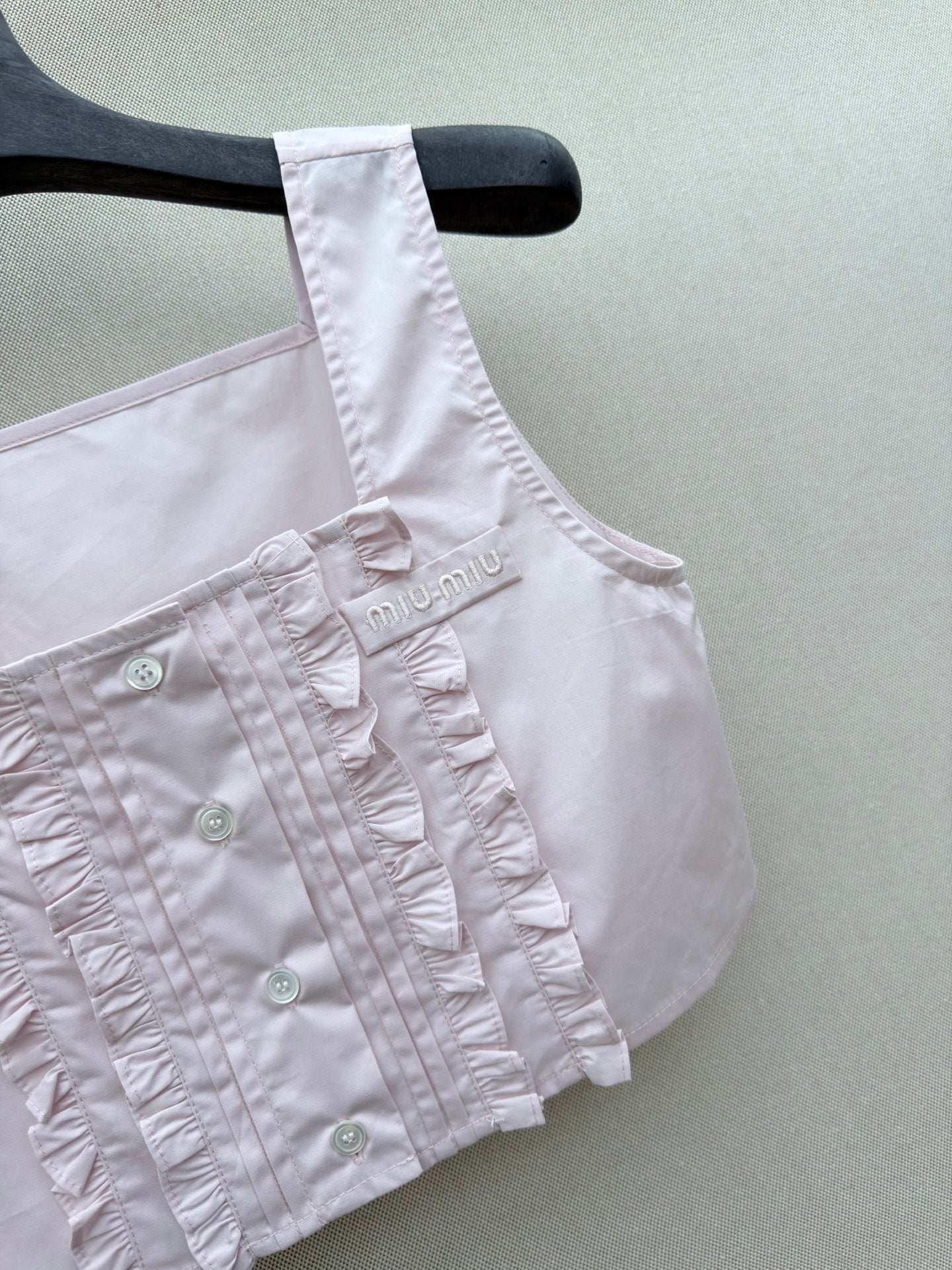 MIUMIU 26S SLEEVELESS CROPPED SQUARE-NECK TOP STYLE 1080