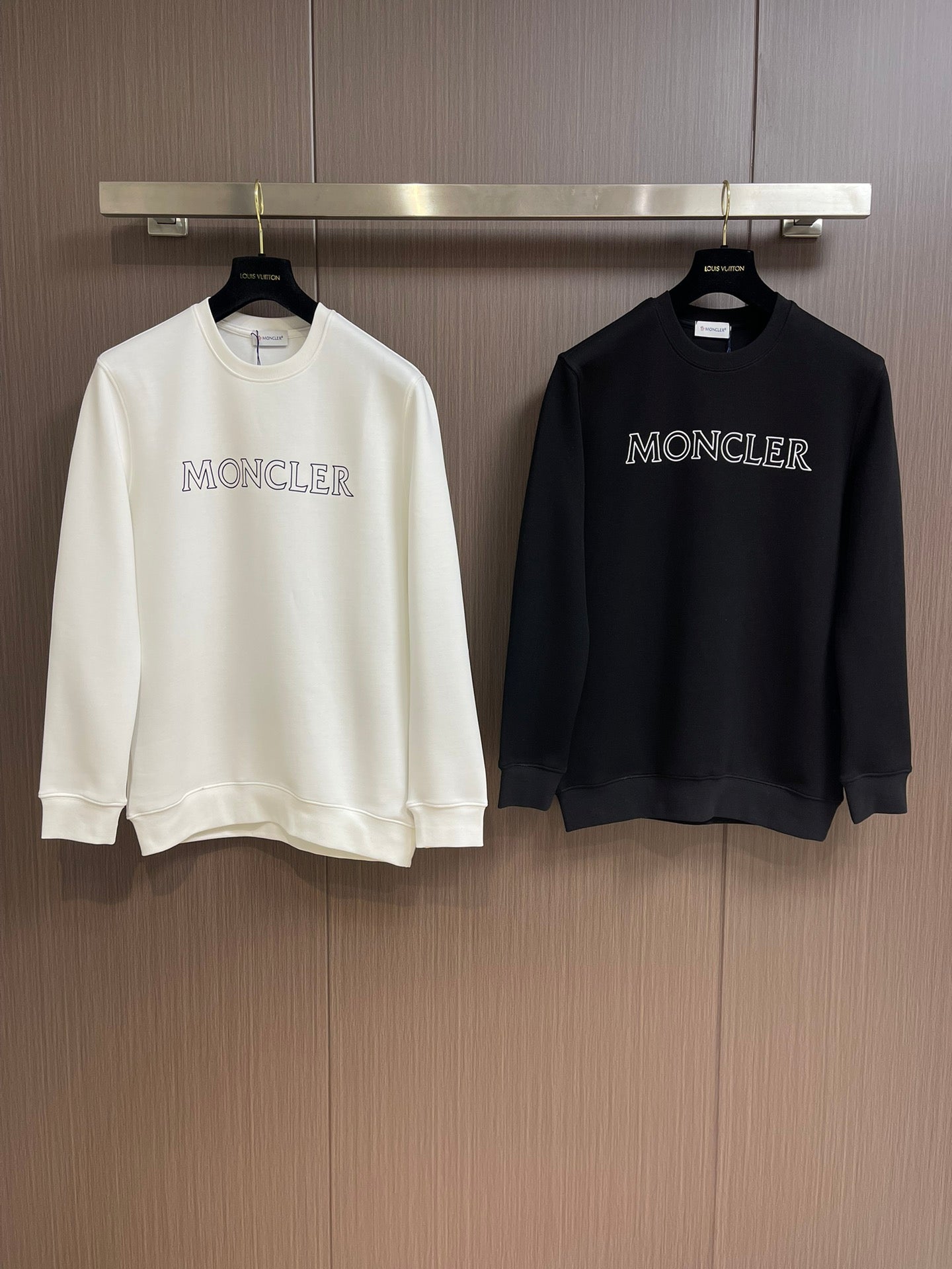 MONCLER 26S CREWNECK SWEATSHIRT 537