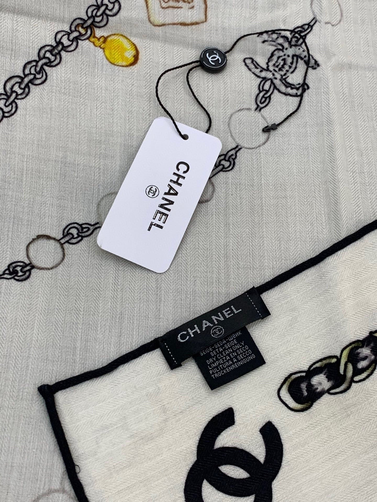 CHANEL 25S SCARF 135 CM IN CASHMERE SILK 941838