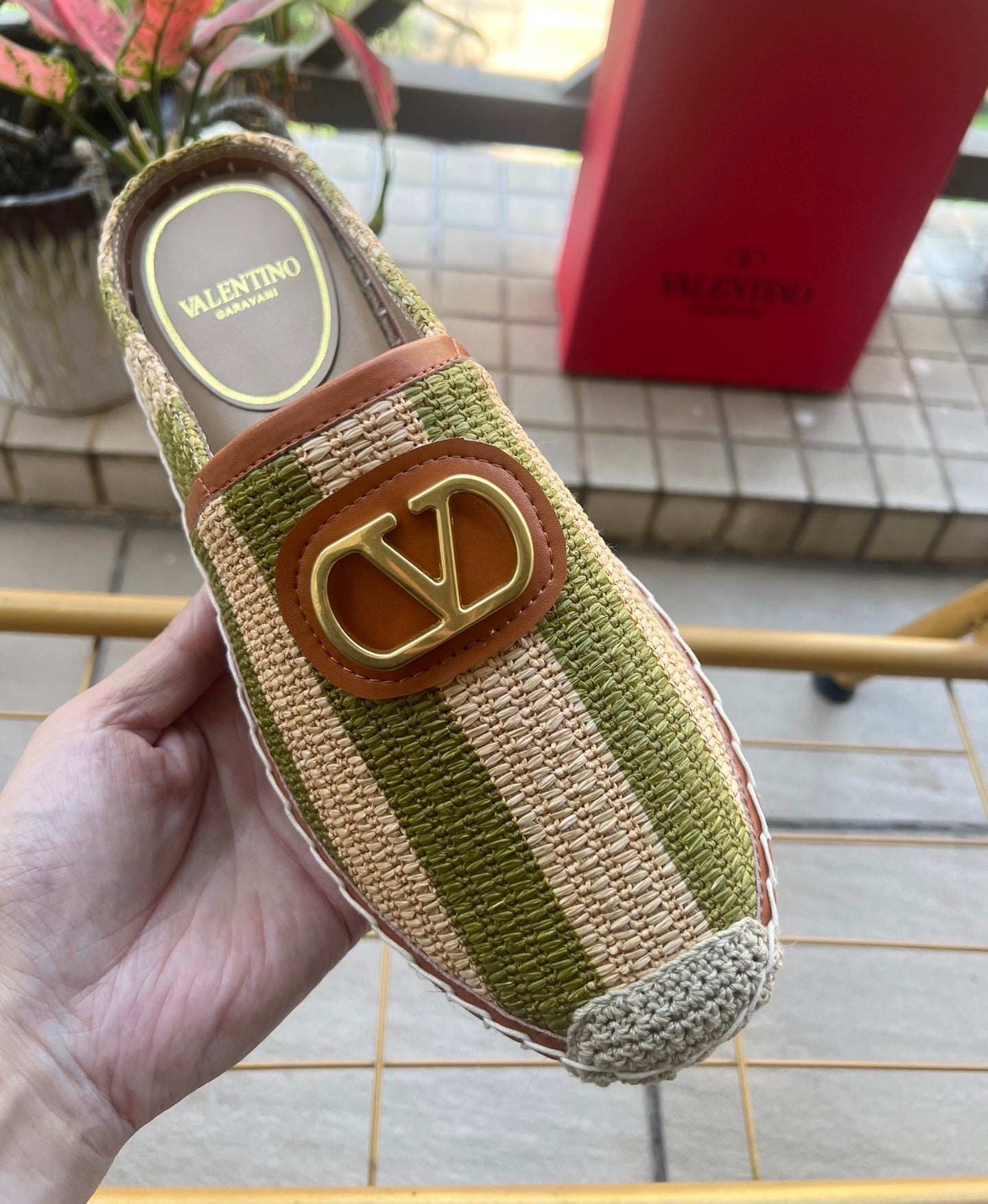 VALENTINO 26S ESPADRILLE MULES IN GREEN AND BEIGE RAFFIA